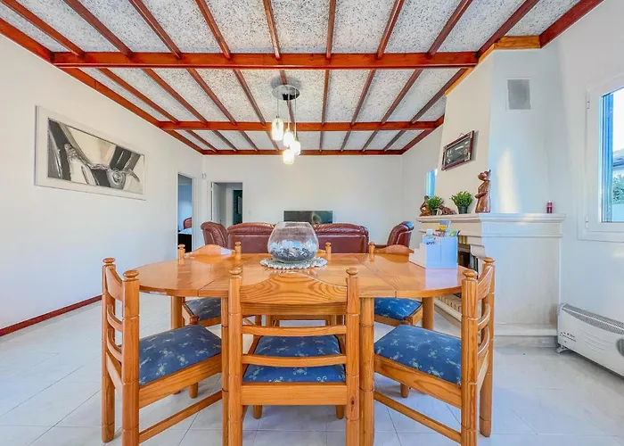 Maison Familiale - * Торрейра